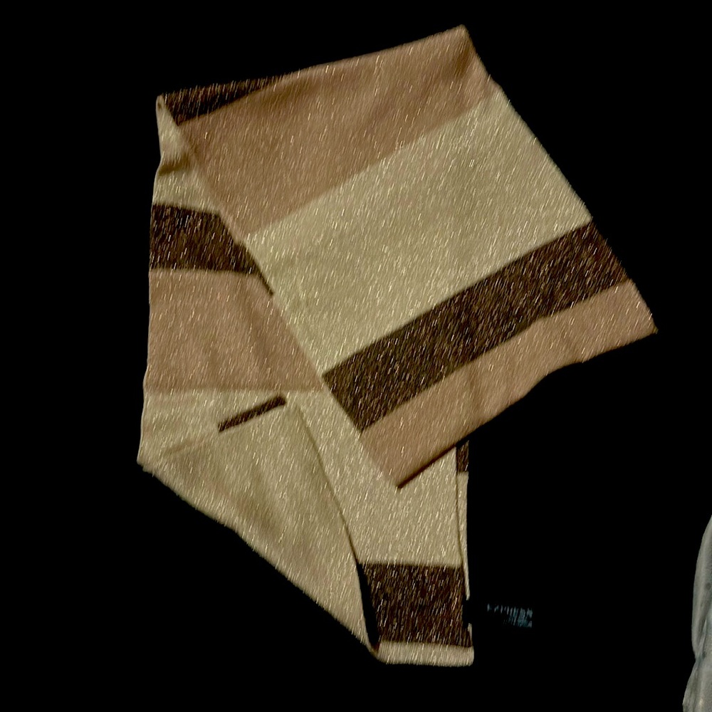 Express sparkling scarf